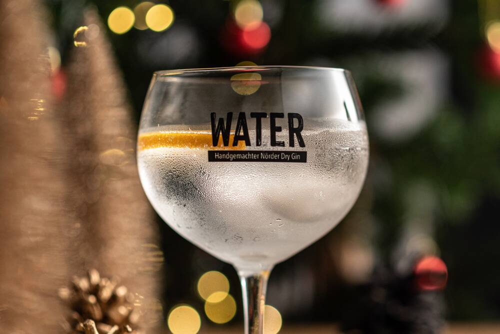 WATER Glas